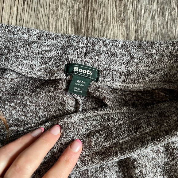 ROOTS JOGGERS- WIDE LEG 🐿 - Picture 3 of 3